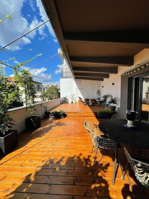 Stunning 1Bd Flat With 50M2 Terrace In The City Center 布加勒斯特 外观 照片