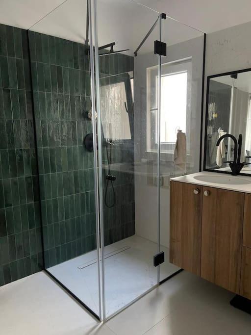 Stunning 1Bd Flat With 50M2 Terrace In The City Center 布加勒斯特 外观 照片