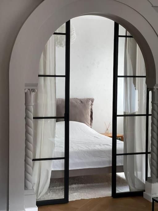 Stunning 1Bd Flat With 50M2 Terrace In The City Center 布加勒斯特 外观 照片